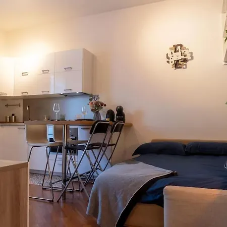 Apartament - 10 Min Duomo- M3 - Urban Retreat